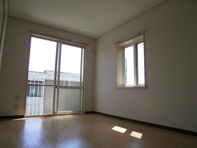 サンクレスト弐番館 203号-4