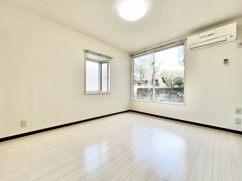 ドミトリ－久地 101号-2