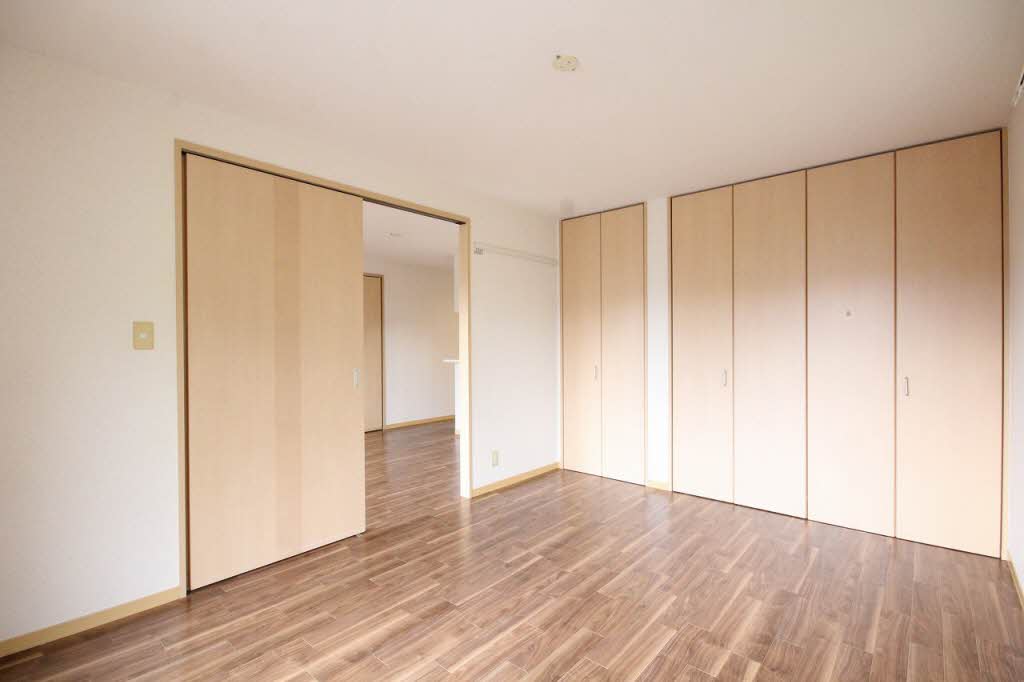 カーサ・ソレアード 201号-8