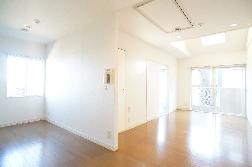 ヴィラ麻生 201号-2