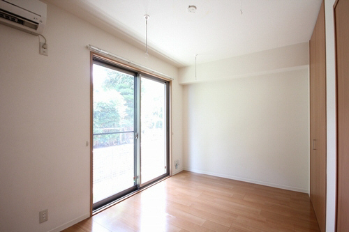 シャーメゾン日野 203号-3