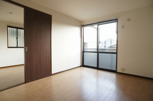 ルミエール城山 102号-6