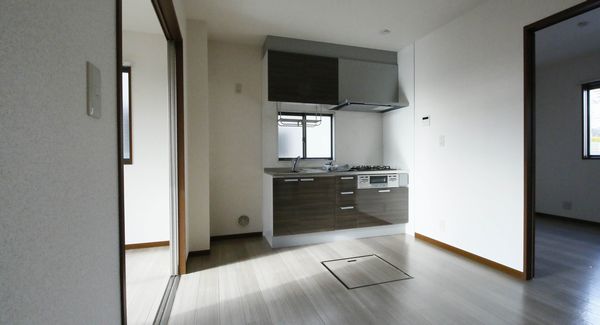 バリュージュ城山二番館 102号-4