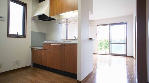 バリュージュ城山三番館 201号-3