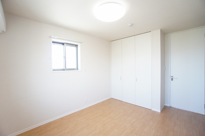 ノイエス・レ－ベン 301号-4