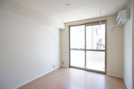 シュトラール 102号-3