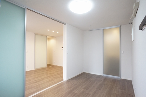 ザ・スマイル 102号-5