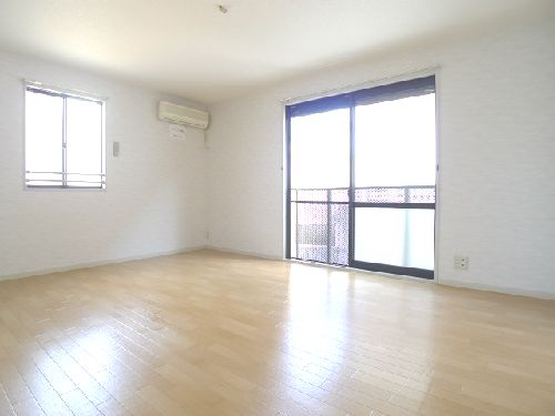 カーサ鵠沼桜が岡 201号-2