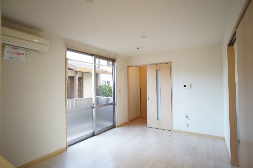 メゾン　ド　ベルソー 101号-3