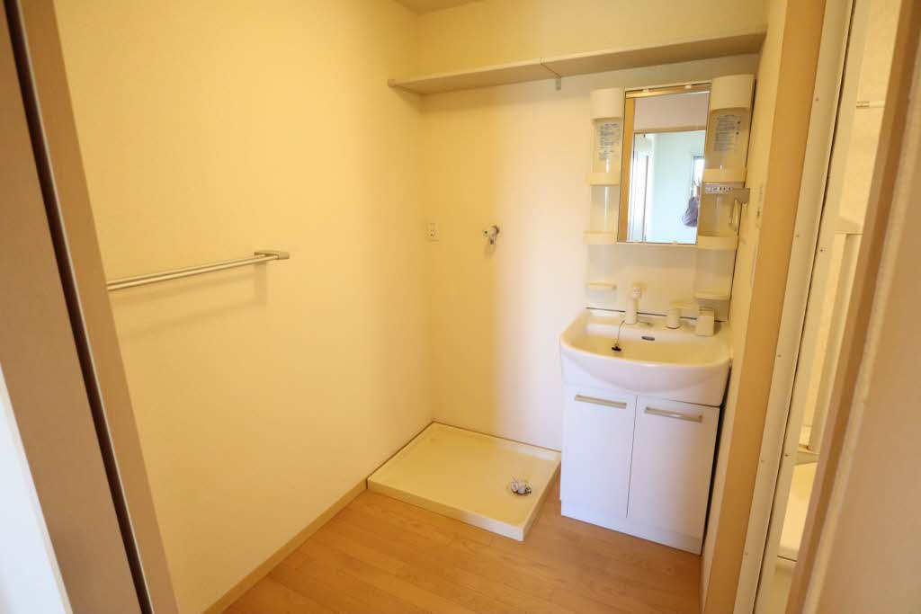 ソレイユ湘南 E 301号-5