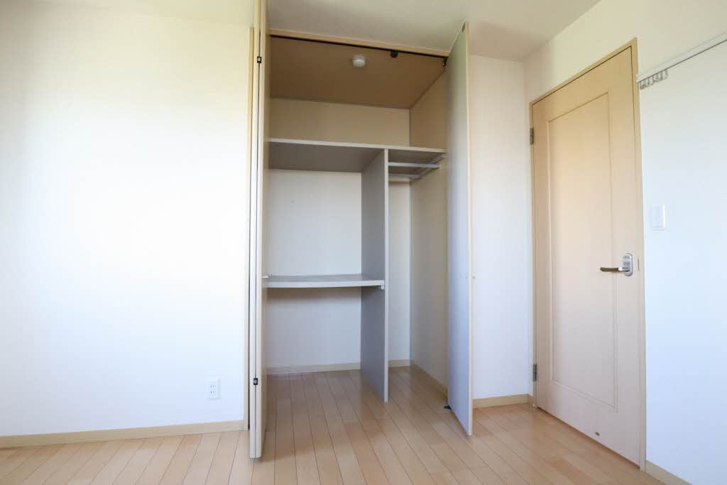 ソレイユ湘南 E 301号-8