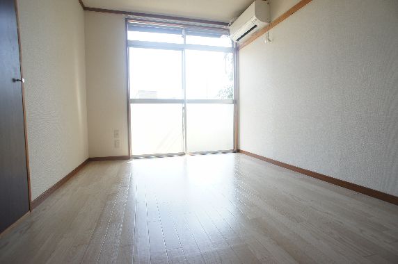 ハイネス大倉山 102号-3