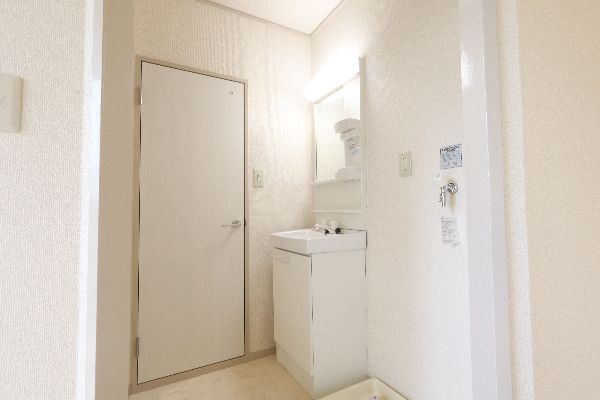 ハイネス大倉山 202号-2