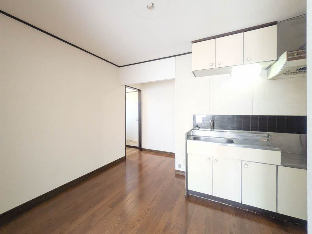 クィーンパレス 203号-3