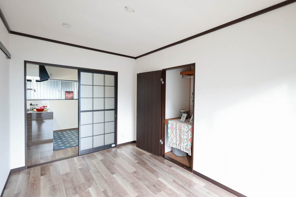 メゾン城山 102号-2