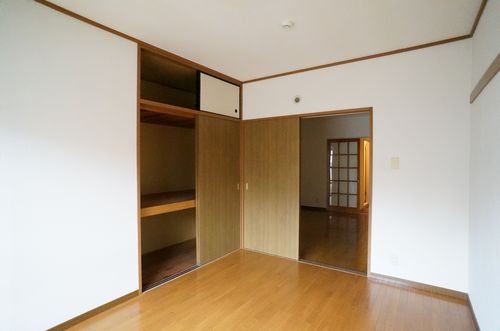 ヤマサコーポ 302号-6