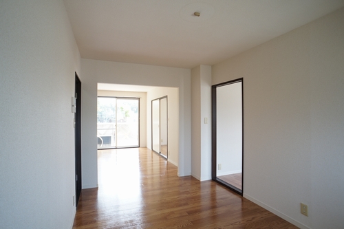 クローネ座間 202号-3