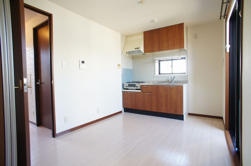 シャルムヴィラ中田西 201号-2