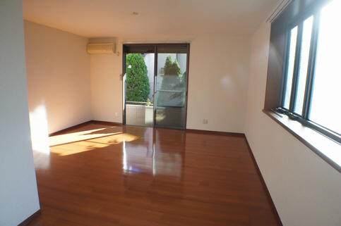 アルファタウン和泉町　Ｄ 101号-2