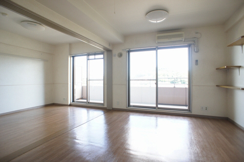 ウエストヴァレィー壱番館 512号-3