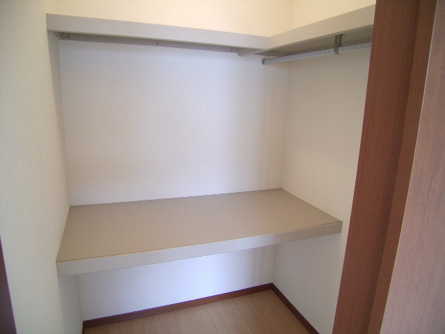 ビラ・マリティーム 204号-3