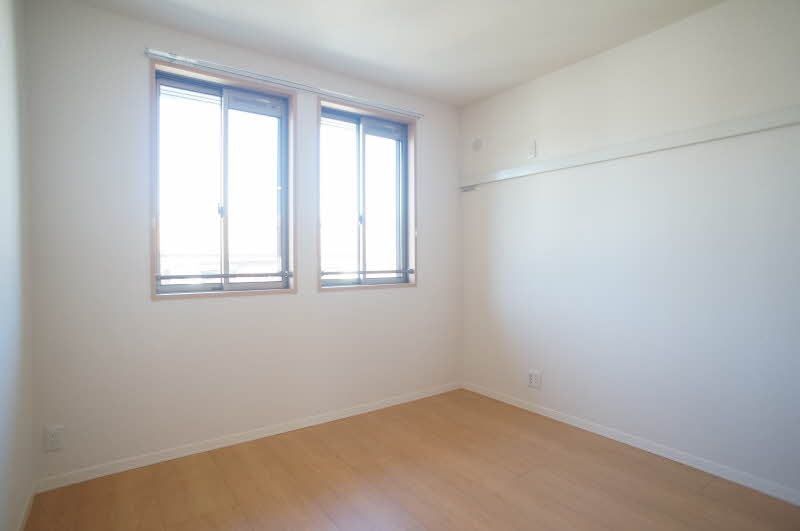 シャーメゾン彩 201号-6