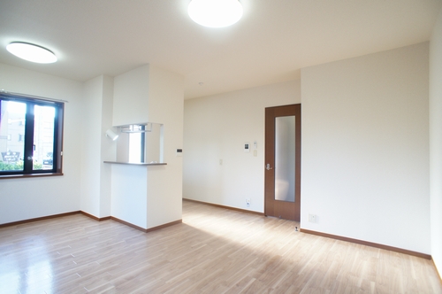 フレグランスＥ　Ⅲ 102号-3