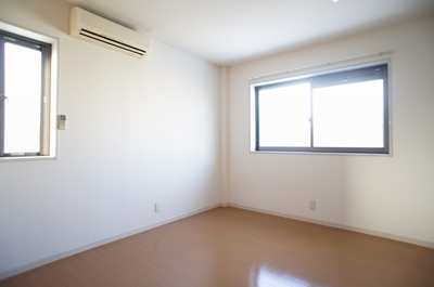 ヤマワヒルズ　Ａ 301号-4