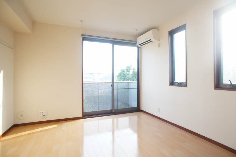 メゾンフォンテーヌ 203号-3