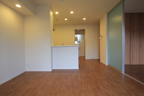 Ｂｌｏｓｓｏｍ　Ｃｏｕｒｔ 305号-4