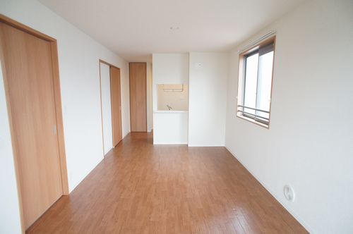 メゾン・レザンジュ 202号-3