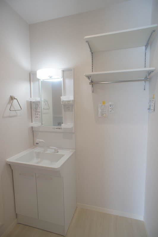 ディープリー・アイ 203号-8