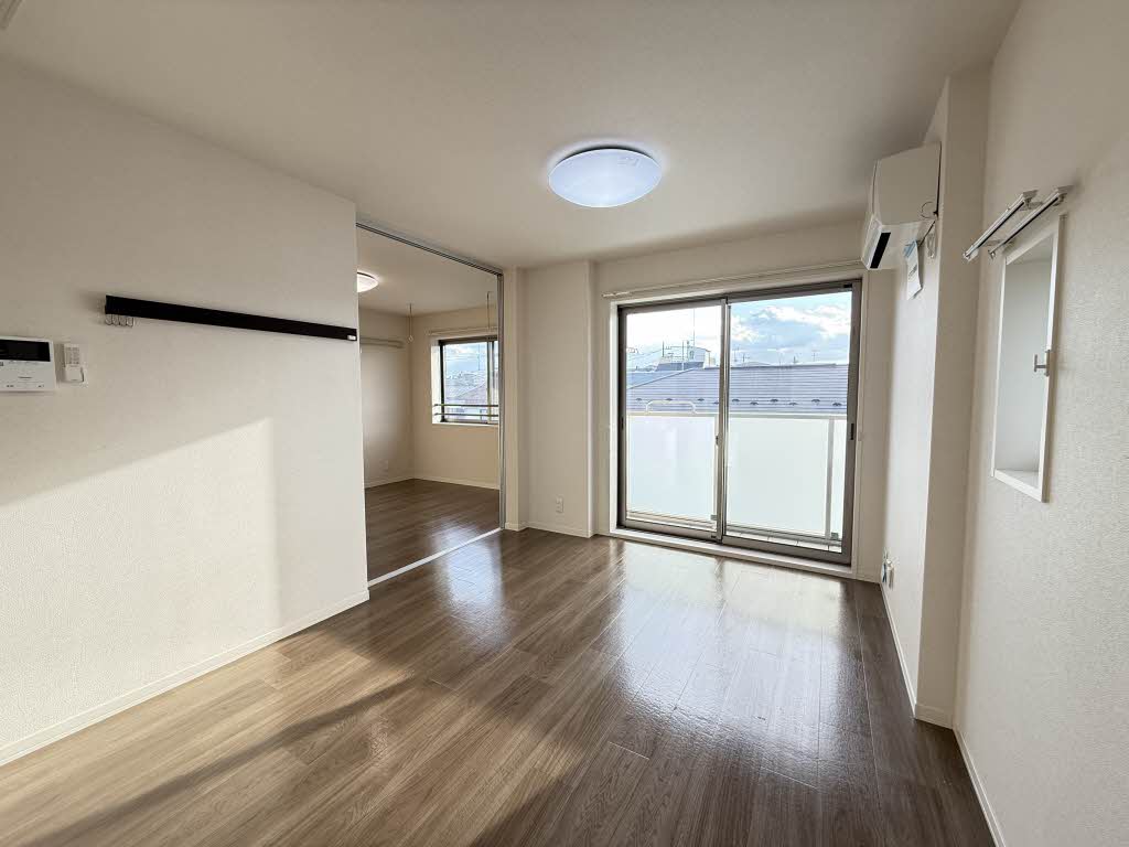 ホワイトビレッジ 301号-4