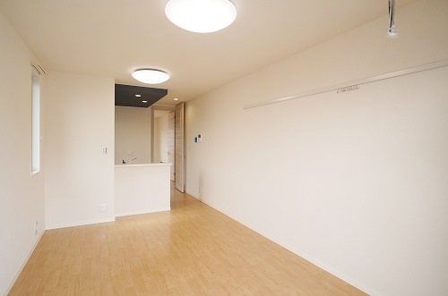 コスモレーヴ上白根　Ⅱ 202号-3