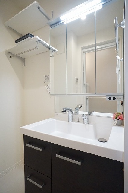 ラ・ヴァーン旭ケ丘　Ａ 205号-3