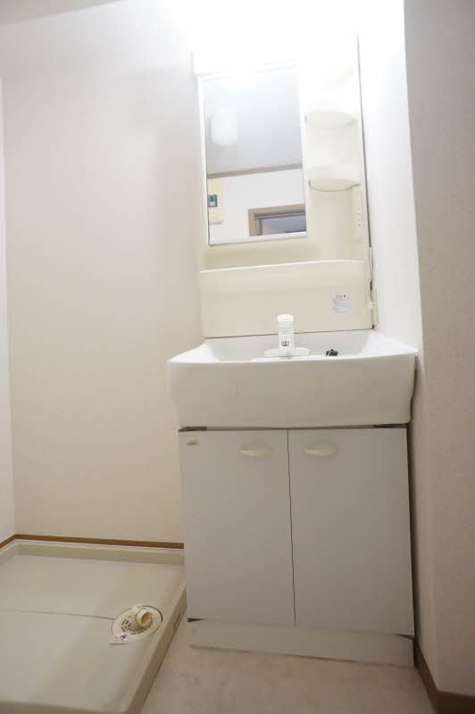 ドミール・シャルマン 102号-8