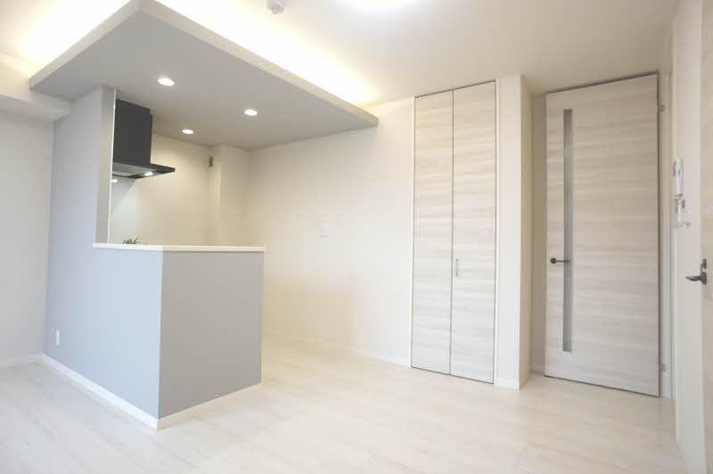 フォレナブルー鶴ヶ峰 301号-4