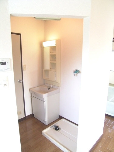 シャトー白根E 201号-7