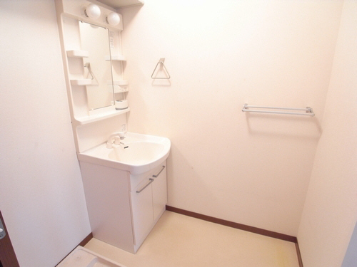 ランドル湘南 203号-8