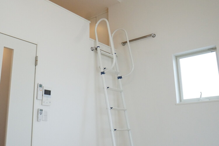 アザーレ栗谷 104号-8