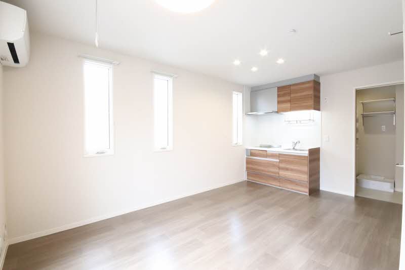 マ・モール弘明寺Ⅵ 201号-1