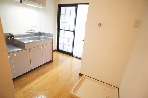 ヴィクトワール伊藤 102号-3