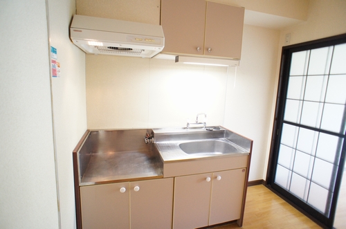 ヴィクトワール伊藤 102号-4