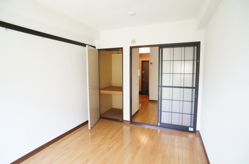 ヴィクトワール伊藤 102号-8