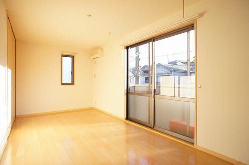 シャーメゾン二俣川 201号-2