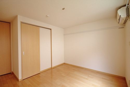 シャロン港南台 102号-4