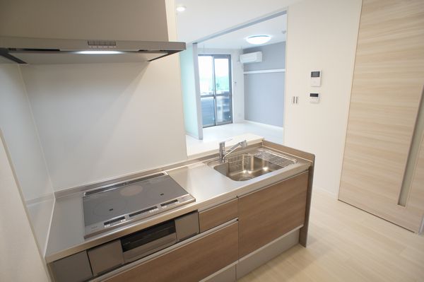 Emile Maison 102号-4