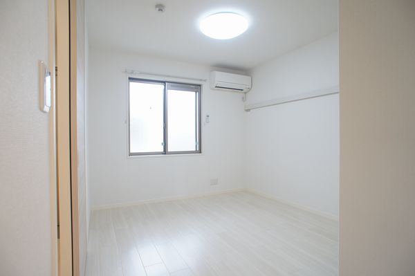 Emile Maison 102号-8