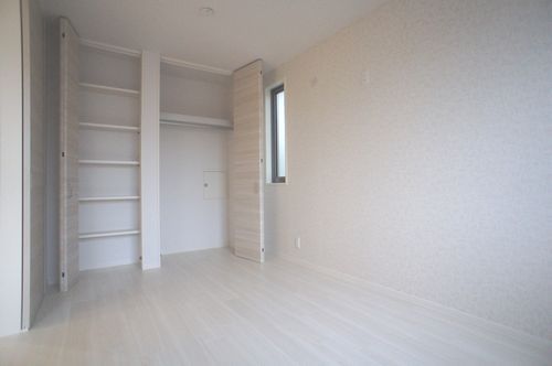 ＥＭＹ・コスモ 203号-6