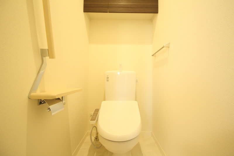 ドゥ　ラ　レーヌ　Ｅ 201号-11